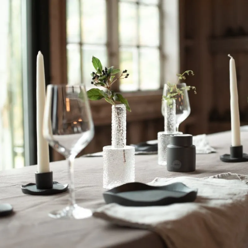 Airy vase