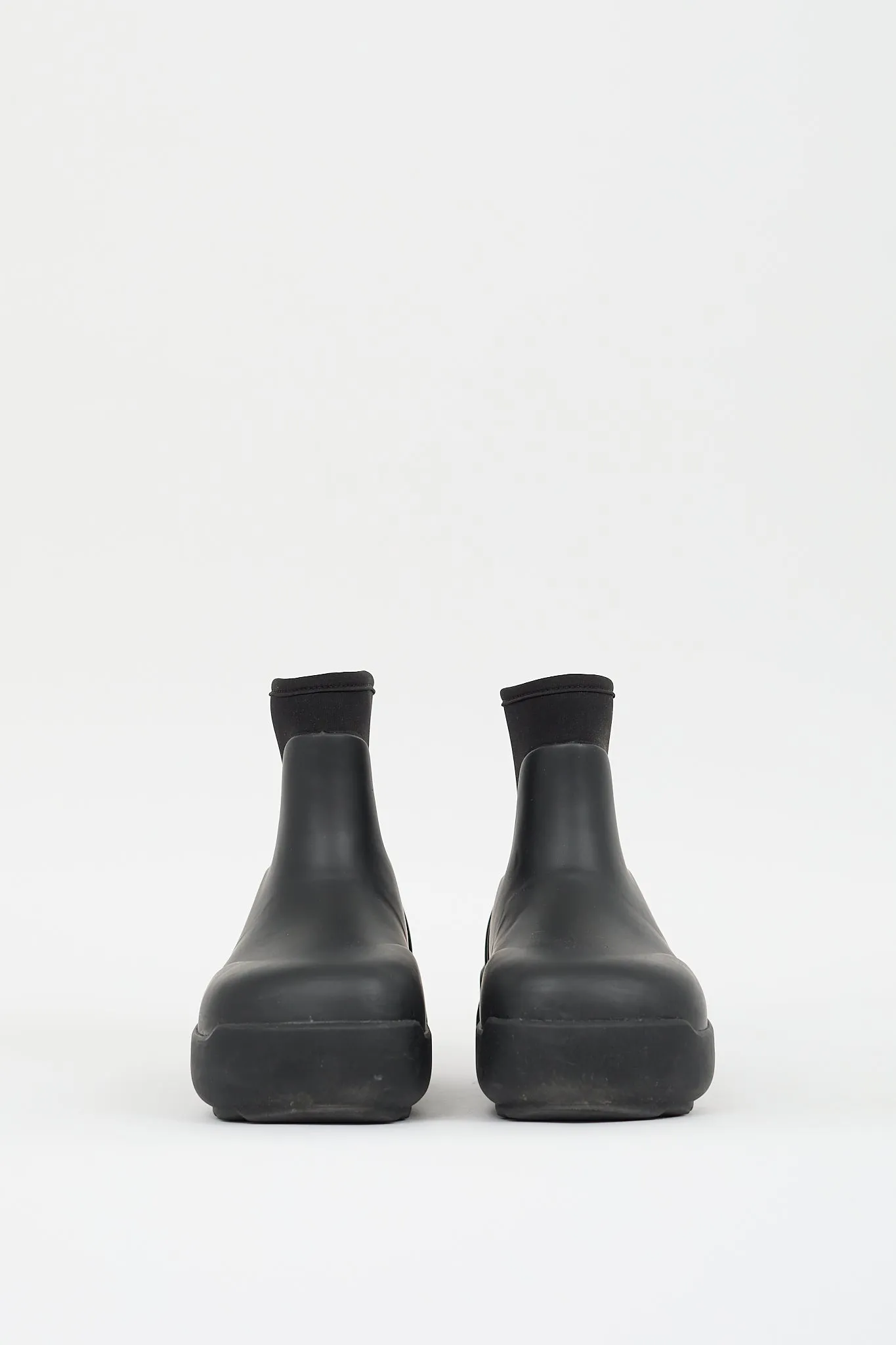 Black Rubber Pull On Boot
