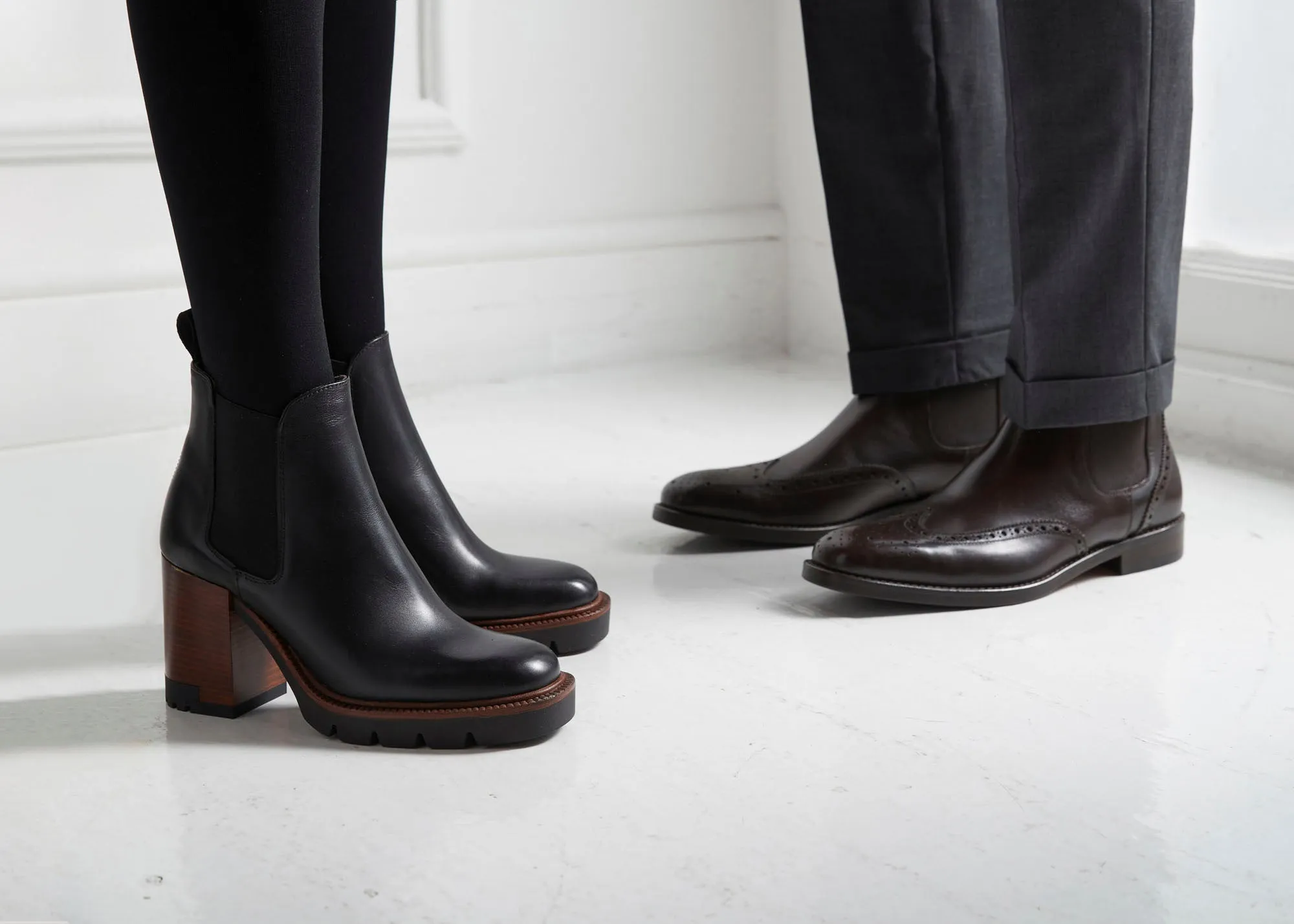 Heeled chelsea boot black