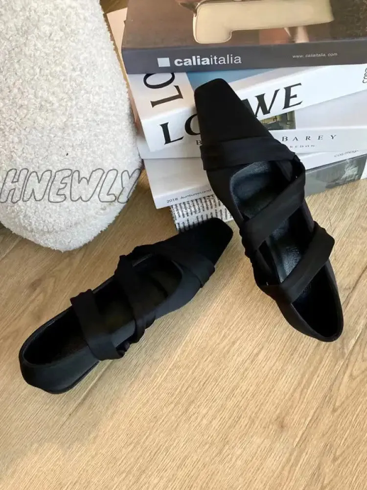 Hnewly - Solid Color Square-Toe Flat Shoes