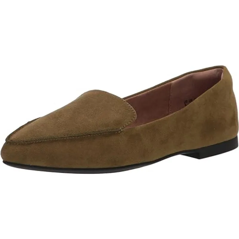 Sleek Minimalist Leather Loafer For Women