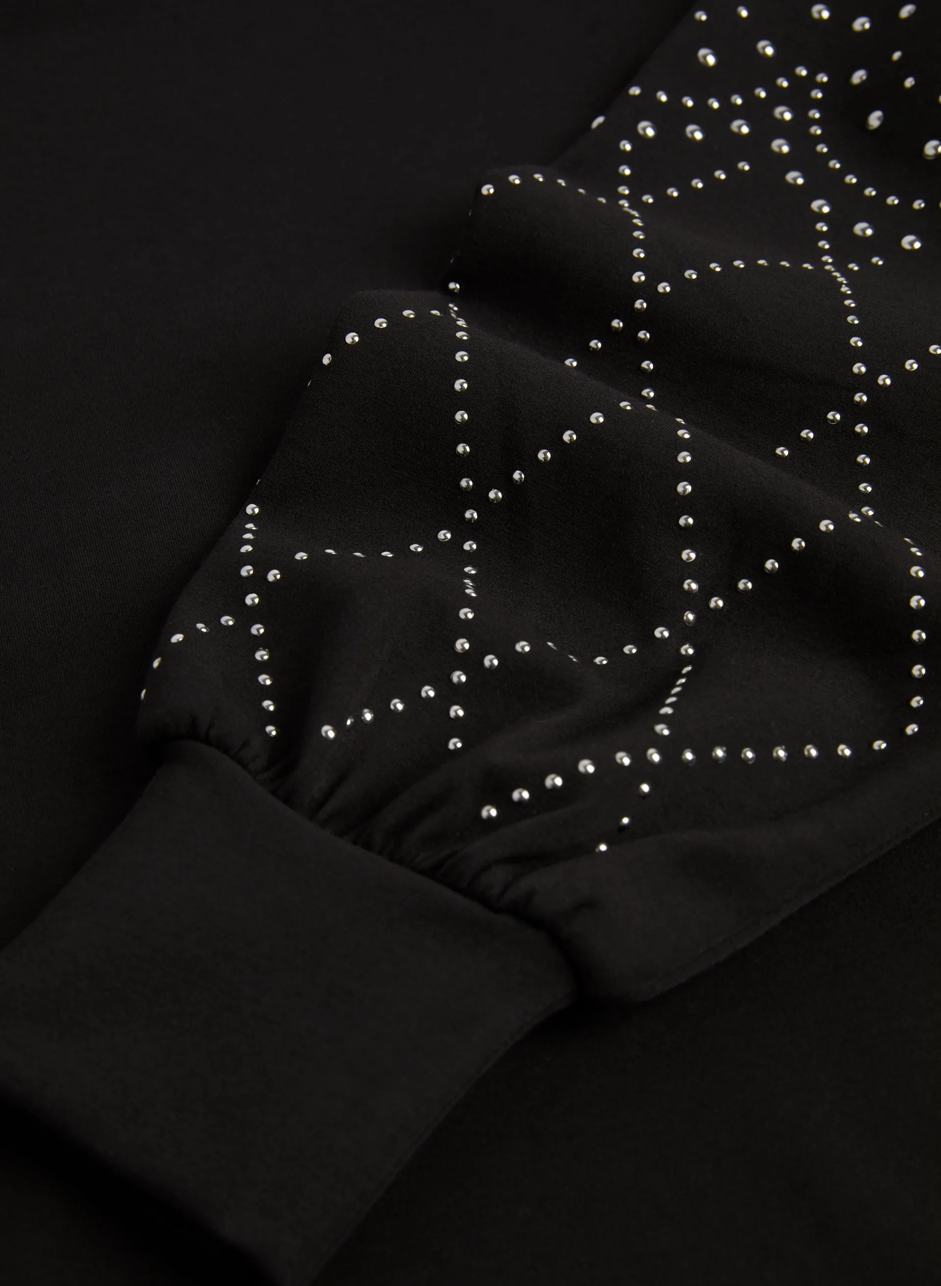 Stud Detail Top