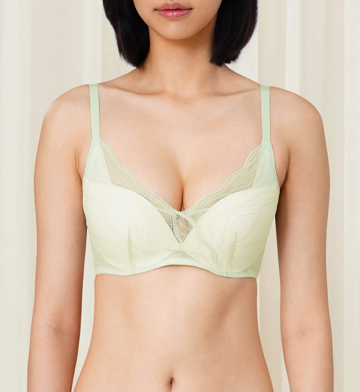 STYLE AIRY WIRED PUSH UP DEEP V BRA