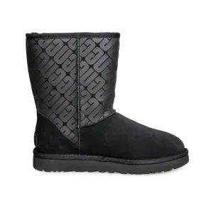 UGG -  Classic Short II UGG Logo Boots